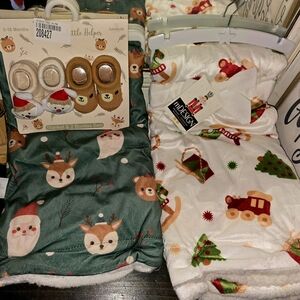 Festive Baby Blanket Set - Green and White